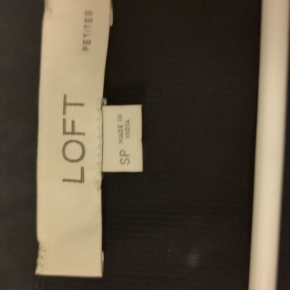 Loft tank with ruffles - Picture 3 of 3